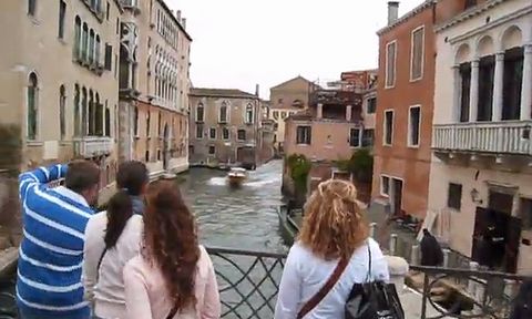 Ambulance_in_Venice.jpg