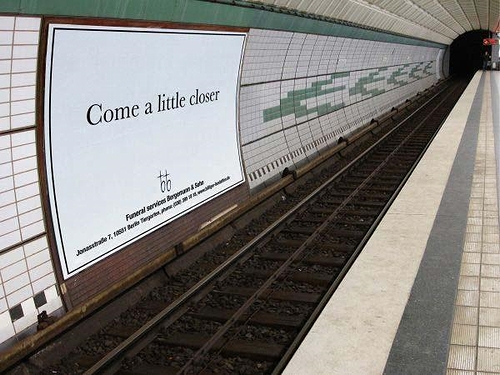 Come_a_little_closer.jpg