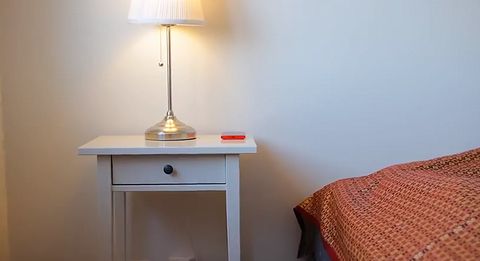 DIY_Qi_Wireless_Charging_Nightstand.jpg