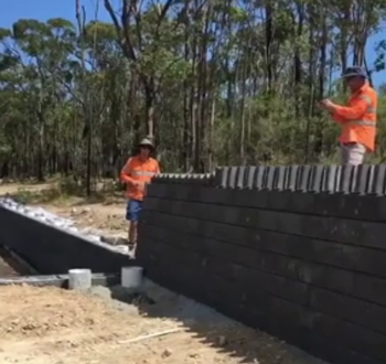 Dominoes_with_bricks.png