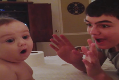 Baby_Amazed_By_Magic_Trick.png