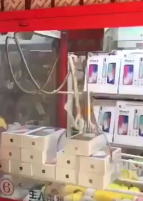12_phones_in_one_shot.png
