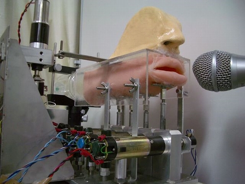 talking_and_singing_robot_01.jpg